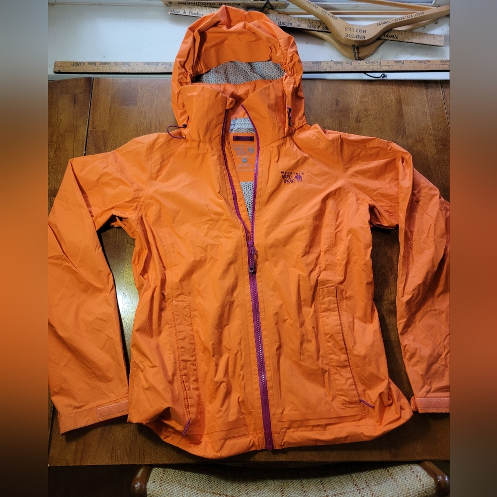 Women's mountain Hardwear hard wear jacket lightweight fall spring orange rain m